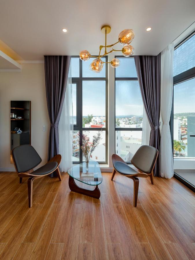 The Empire Hotel Дуонг-Донг Экстерьер фото